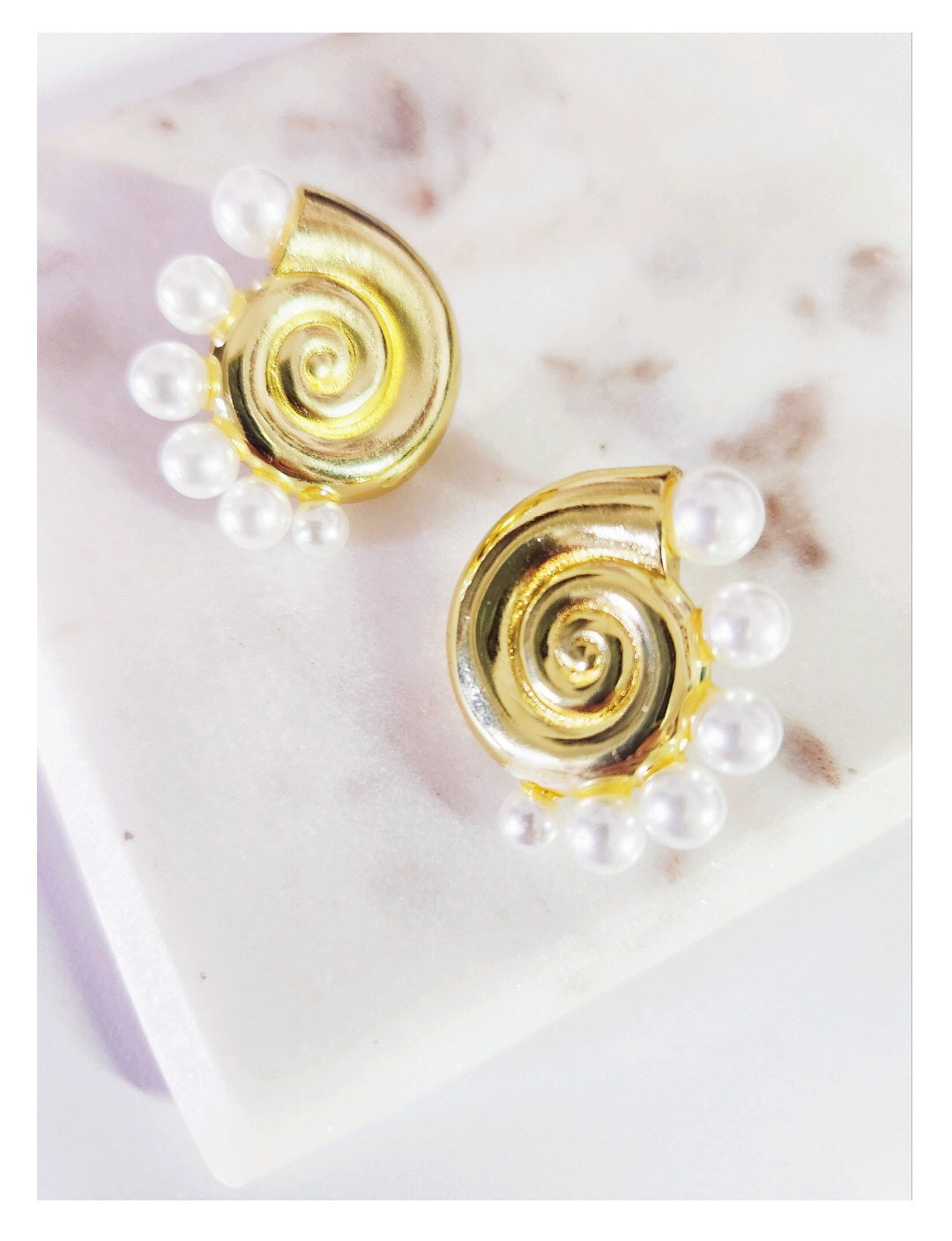 Concha Earrings