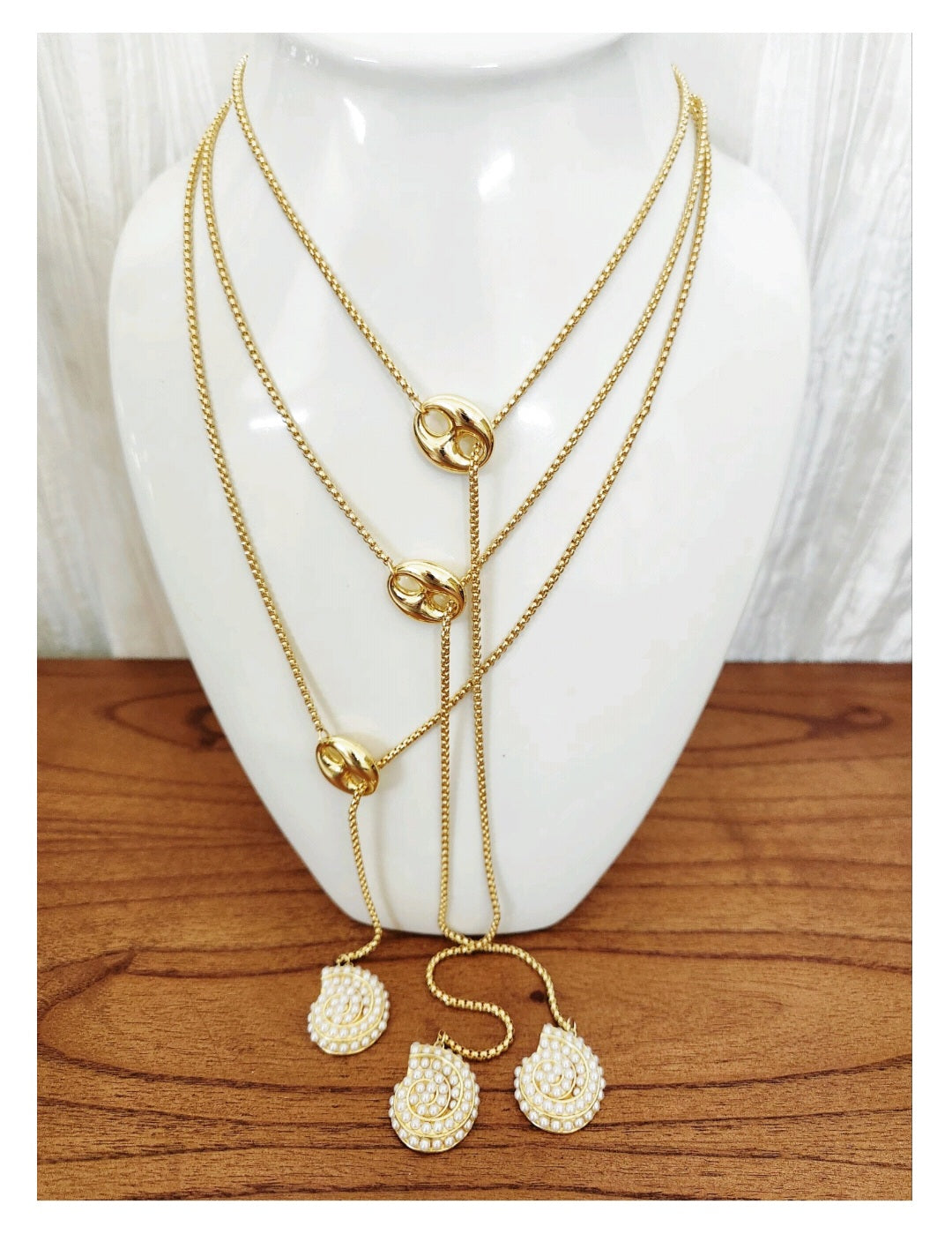 Conchi Lariat Necklace